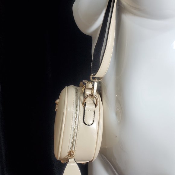 Bei Bao Bao Ivory Faux Leather Circular Round Cross-Body bag with Gold Hardware - Picture 3 of 14